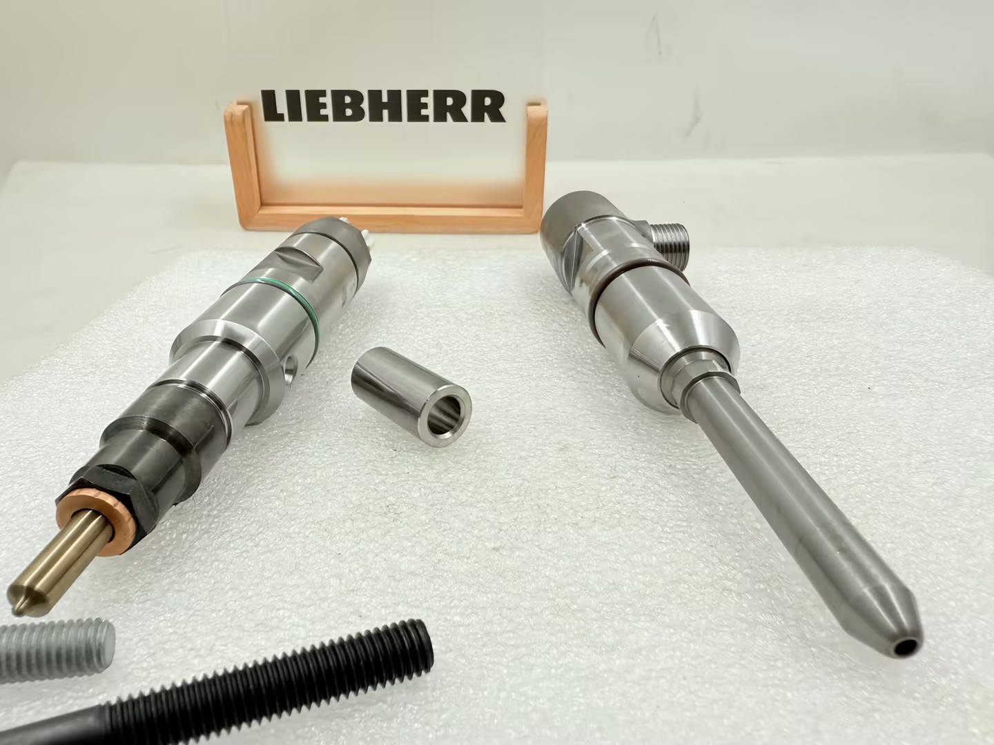 Liebherr 13743036 RK Injector For D944 D946 A7