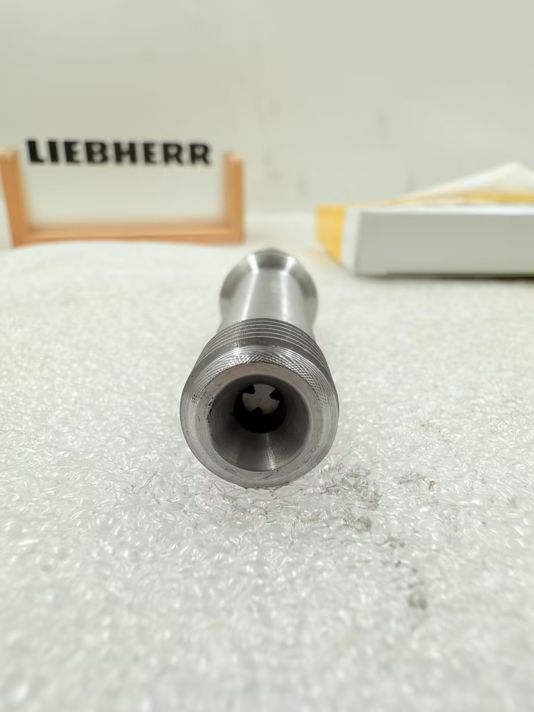 Liebherr 11100387 High Pressure Connecting Rod For D834 A7 D0834 LE124