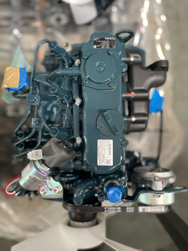 Kubota 1J323-28000 D722-E4B-CBH-1 Diesel Engine