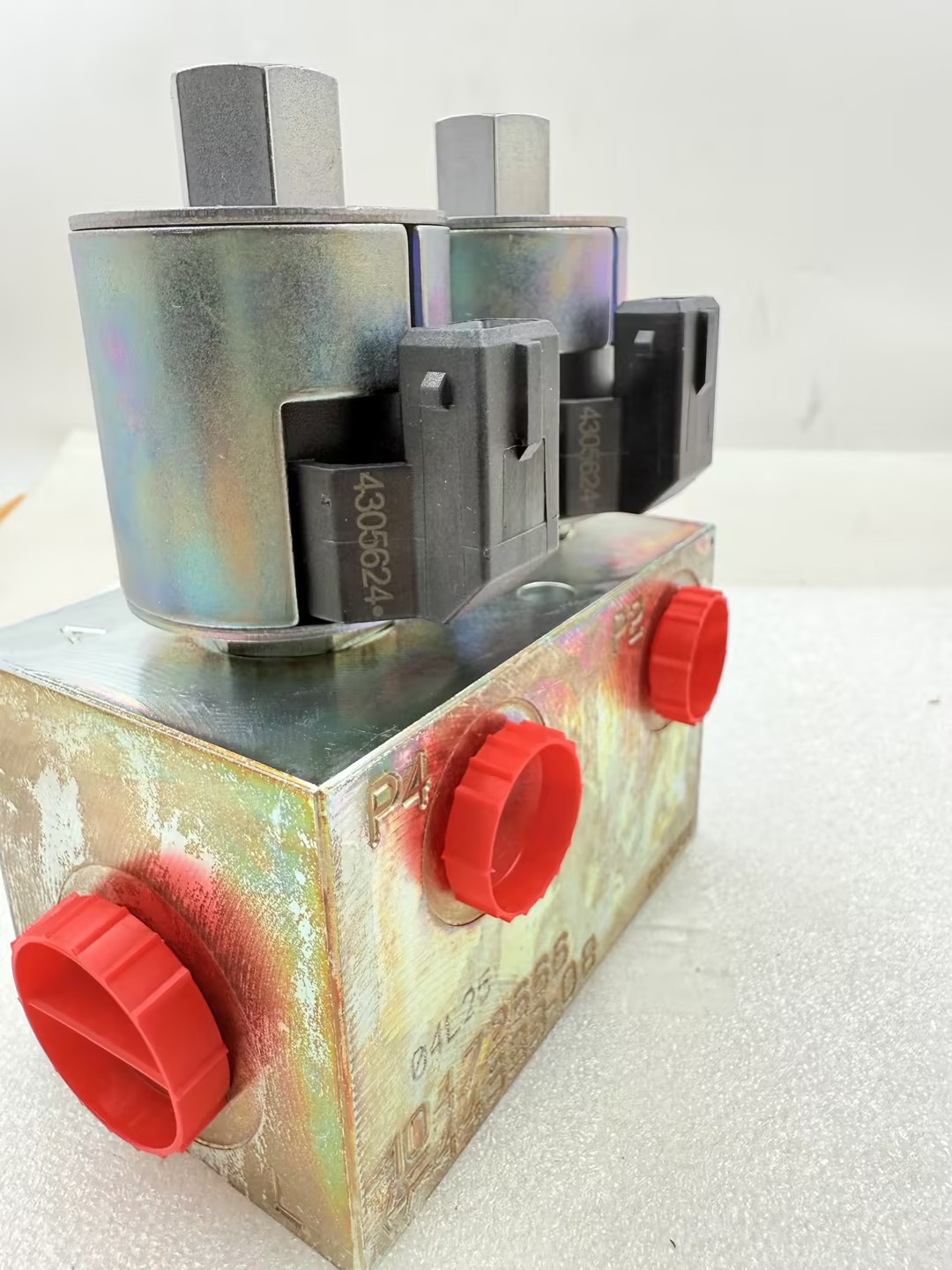 Liebherr 10472666 Double Check Valve For R964C R974C R976 R980