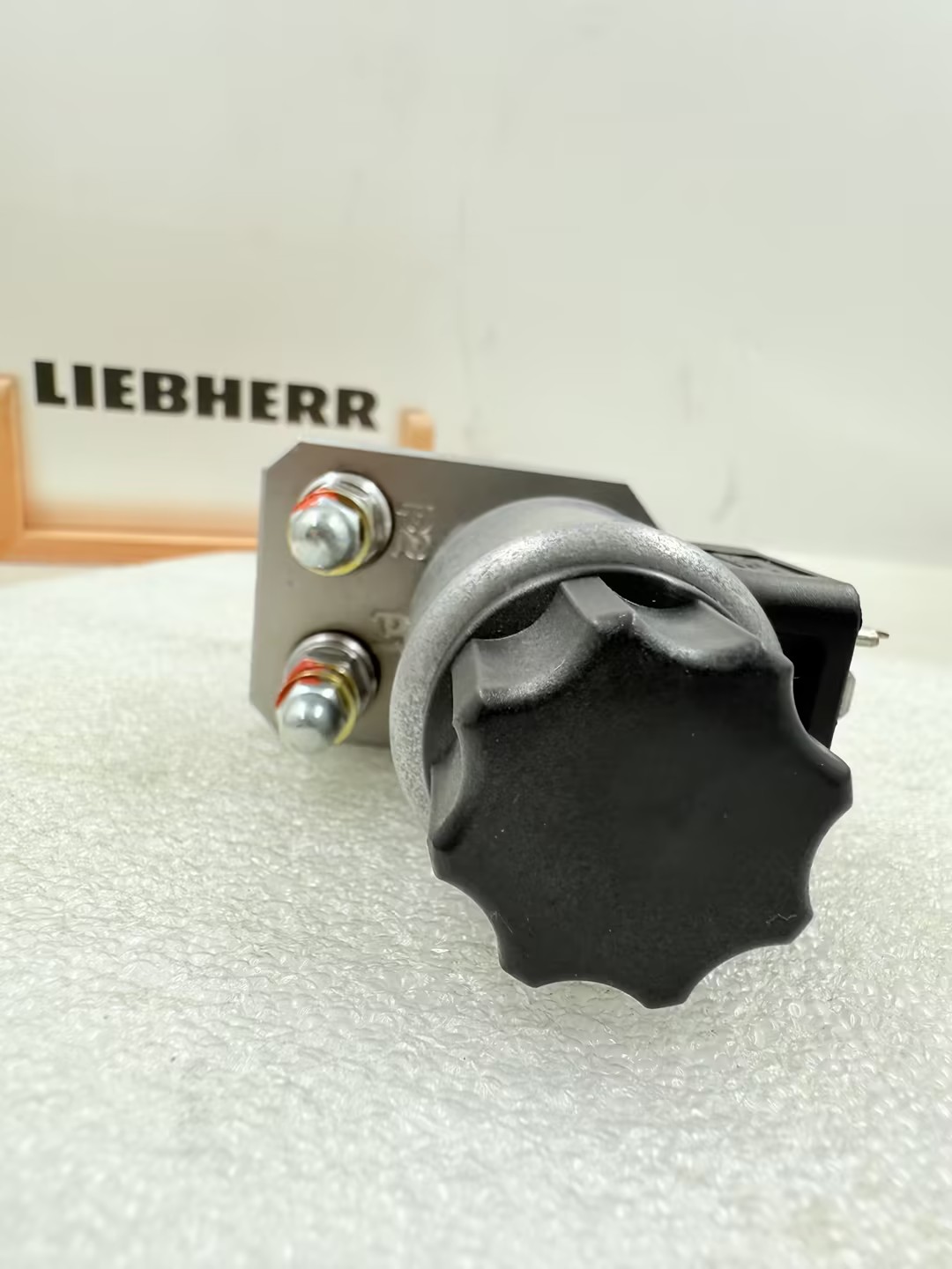 Liebherr 12111079 Pressure Reduction Valve For LR1800-1.0