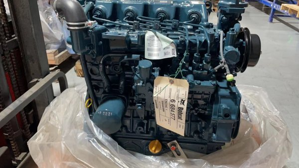 BOBCAT S300ENGINE 6684577 V3300DI-T Engine