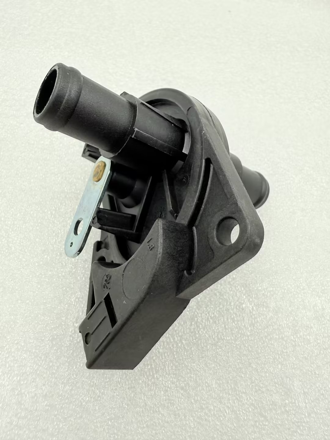 Liebherr Hydraulic valve 7025601 Water Valve Suitable for PR724 - PR764 A308 - A316 A900 R308 - R317