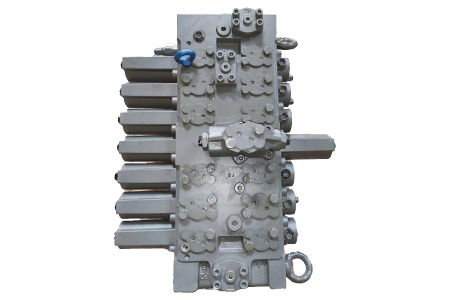 10450984 Main control valve Liebherr
