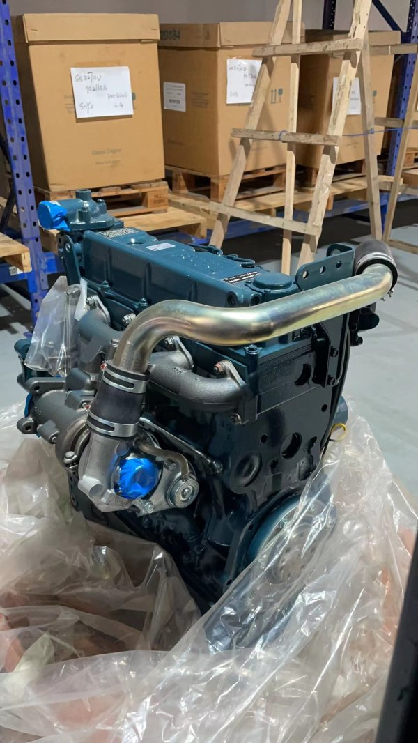 BOBCAT S300ENGINE 6684577 V3300DI-T Engine