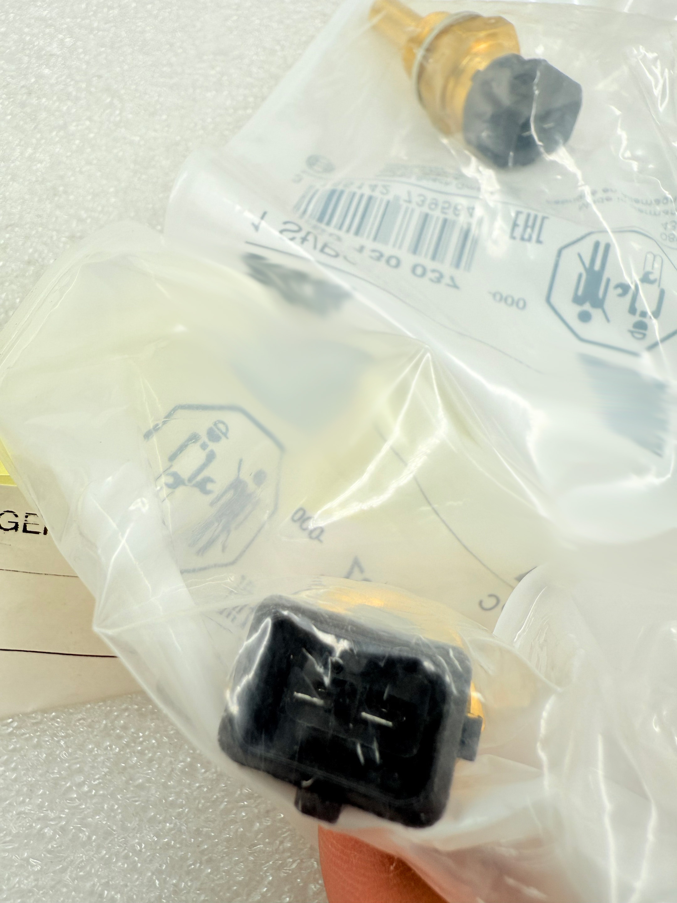 Liebherr 6290130 Temperature Sensor For D934S D934L D936 D946 A6 D924 A4 D926 A4 A5 D9406-D9408 A4 A5 D9508 A7