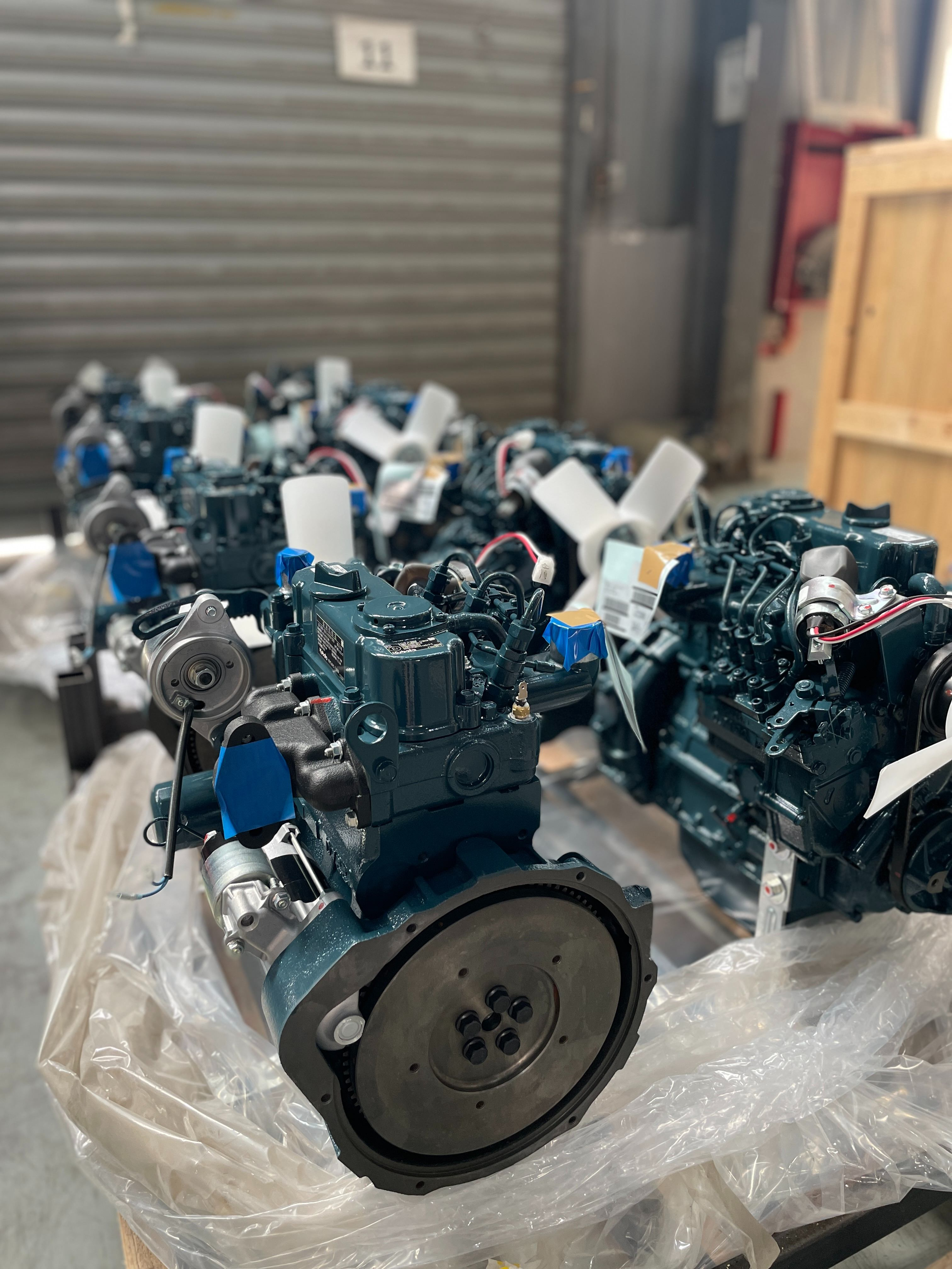 Kubota 1J323-28000 D722-E4B-CBH-1 Diesel Engine