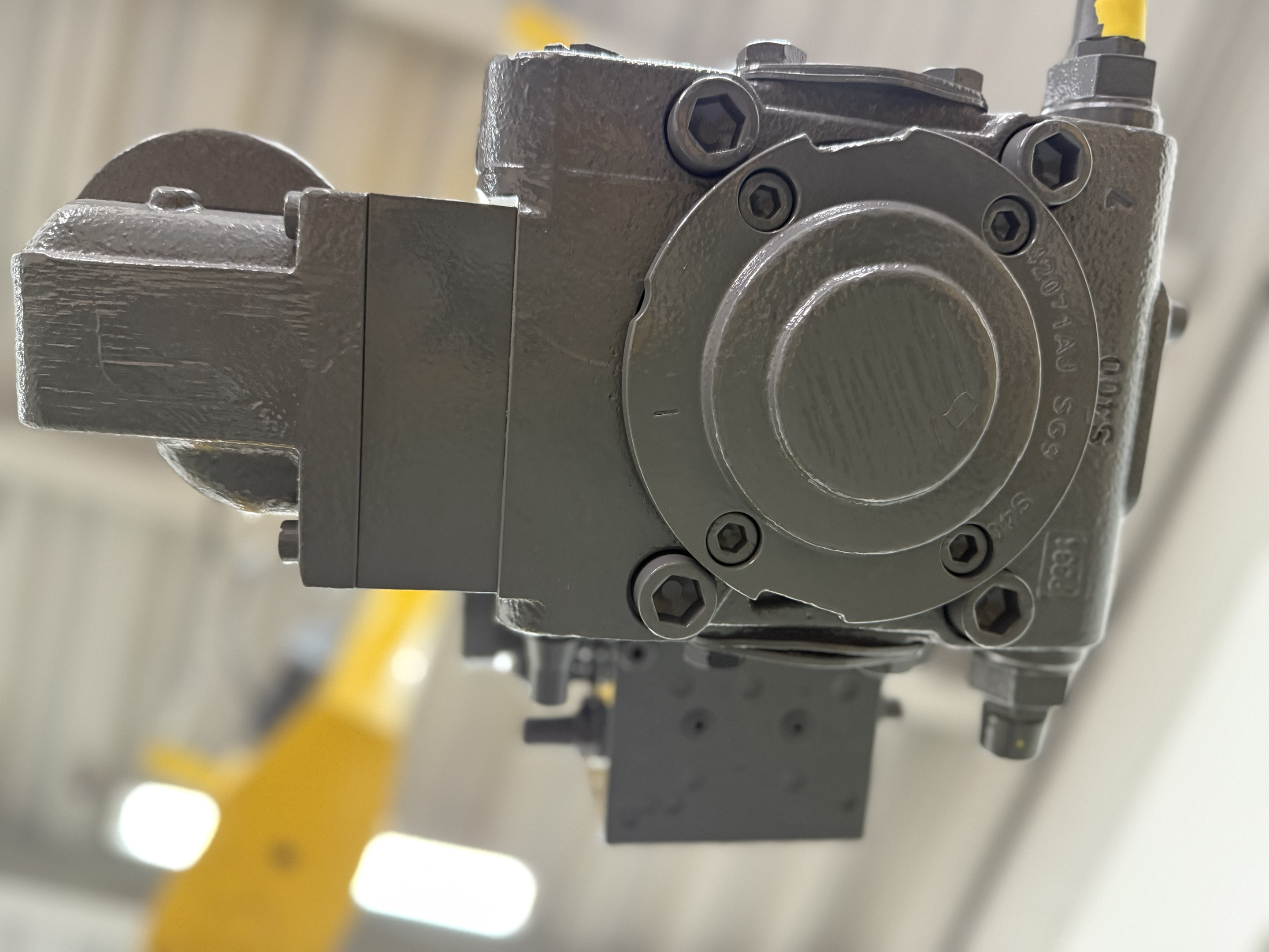 Liebherr 12221140 Hydraulic piston pump for R936-R960