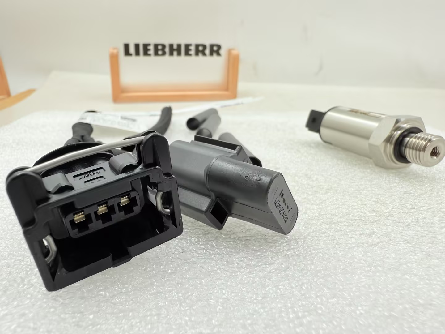 Liebherr 6290129 Pressure Transmitter For D924-D926 TI-E D9406 D9408