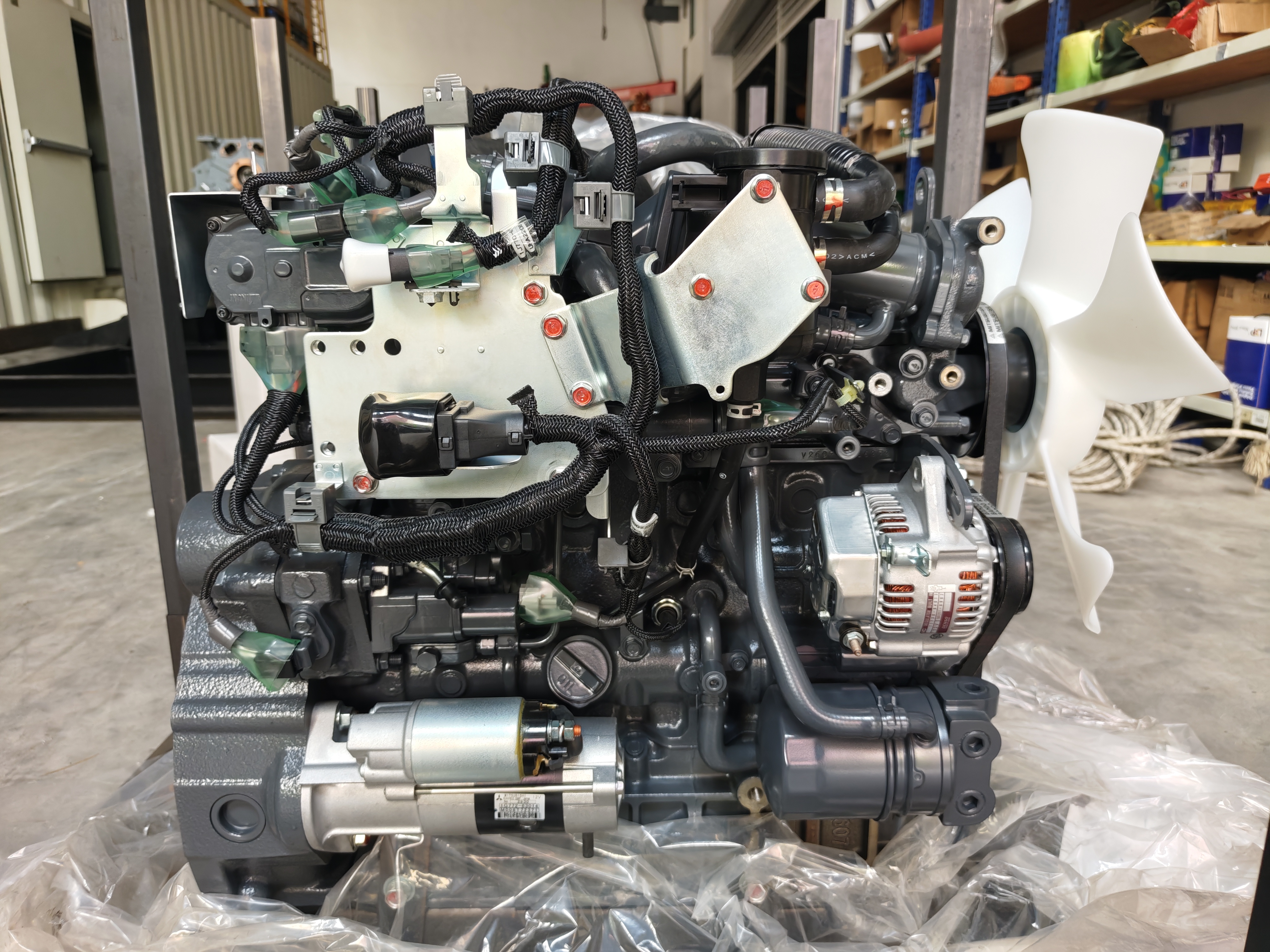 Kubota Diesel Engine 1J375-56000 V2607-CR-TE5B-HYM-1